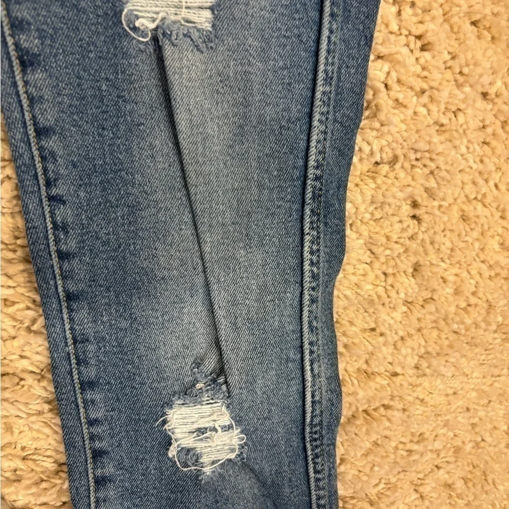 GAP Stretch Straight Leg Ripped Jeans Size 29